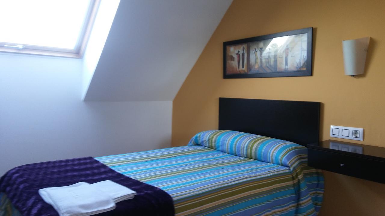 Hostal Restaurante Vial Ourense Exterior photo